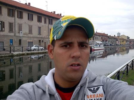 kan tale3 liya dem hna 